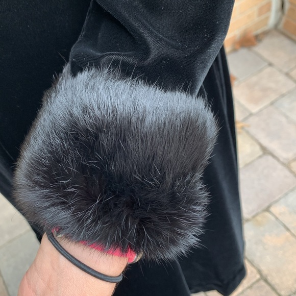 Vintage Black Velvet Fur Trimmed Cocktail Dress by Bernie Bee - Picture 13 of 16